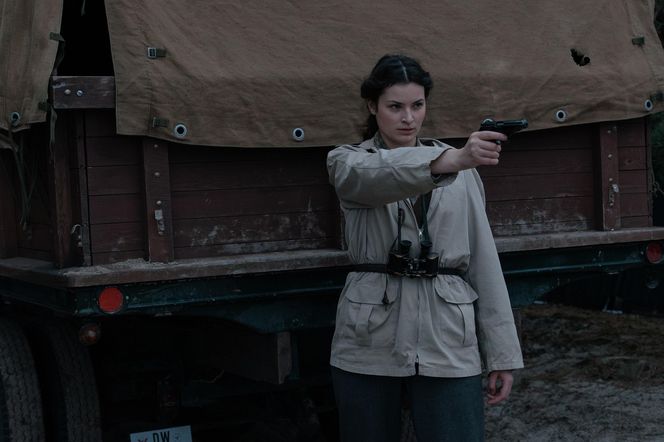 Zatoka szpiegów 2 sezon odc. 5. Anna Malicka (Maria Świłpa)