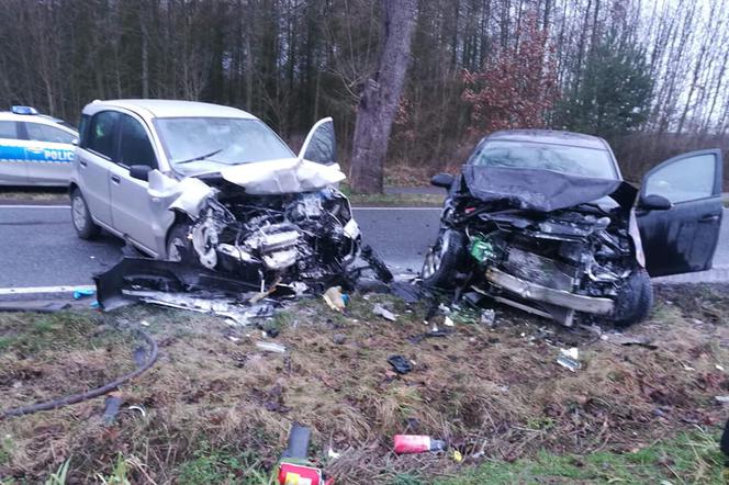 Wypadek Na trasie Nekla - Pyszczyn. Cztery osoby trafił do szpitala