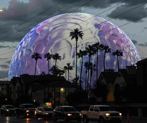Niesamowita scena w Las Vegas. To tu występuje U2. Zobacz jak wygląda kula Las Vegas Sphere