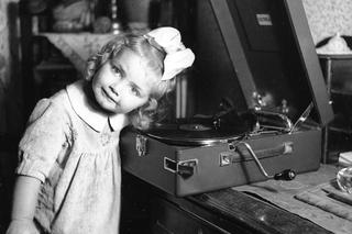 Zabawki PRL. Tym bawiły się dzieci w Polsce Ludowej