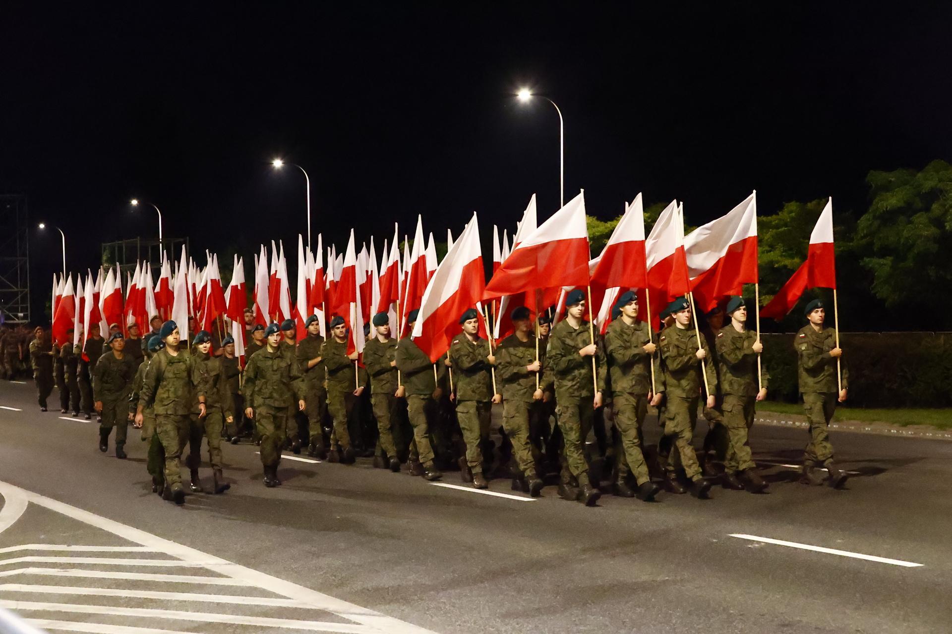 Święto Wojska Polskiego. Nocna próba przed defiladą