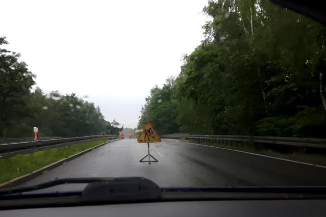 Zobacz skrajną głupotę polskich drogowców – WIDEO