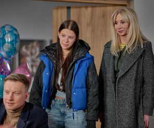 Na Wspólnej odc. 4007: Igor (Jakub Wesołowski), Julka (Maja Oświecińska), Ewa (Ewa Gawryluk)