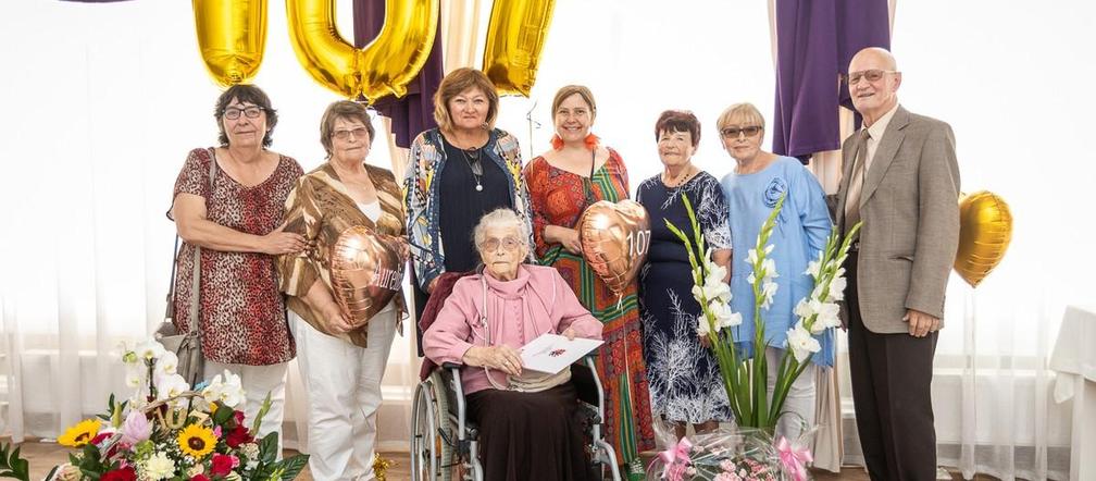 Pani Aurelia świętuje 107. urodziny i czerpie z życia garściami! Historia jej życia, to gotowy scenariusz na film