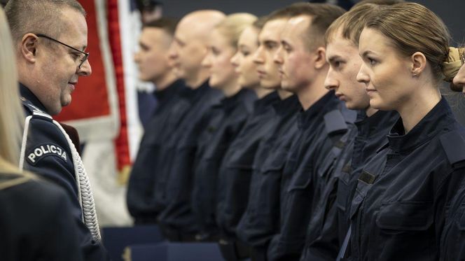 Gdańsk ma nowych policjantów. Złożyli ślubowanie [GALERIA]