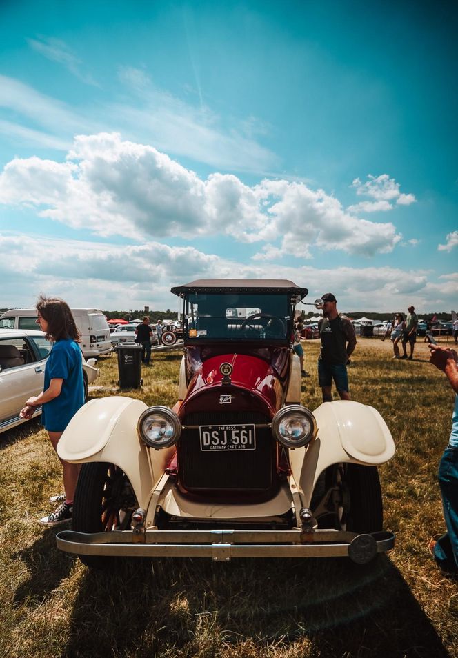 Tesla Cybertruck po raz pierwszy w Polsce! Zobacz futurystyczny pojazd na American Cars Mania 2025