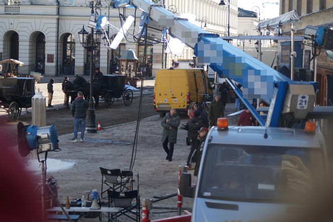 Gwiazdy marzną na planie "Lalki"