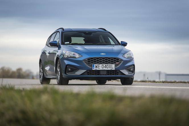 Spodoba się żonie i sprawdzi się na torze. Ford Focus ST kombi 2.0 EcoBlue 190 KM MT6 - TEST WIDEO, OPINIA