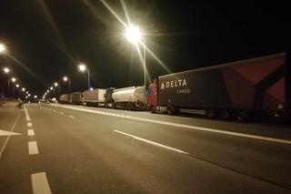 Kolejka ciężarówek już pod Rzeszowem! Policja apeluje do kierowców