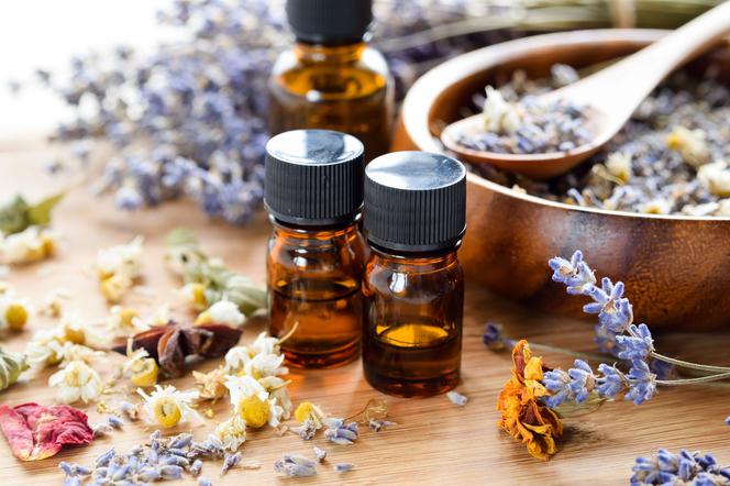 Domowe sposoby na ból głowy: aromaterapia pomaga przy bólu głowy