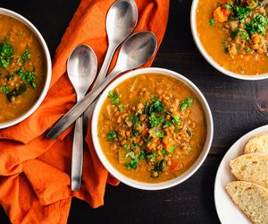 Kozacka soczewicowa. Wegańska zupa, która oczaruje smakiem