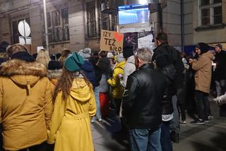 Na ulicach Katowic pojawiły się tłumy. Protestujący szli pod hasłem: Ani jednej więcej [ZDJĘCIA]