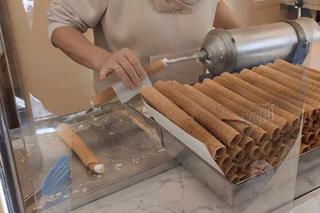 Poszedł na rurki do 40-letniej cukierni. Stał się cud! „Jestem zaskoczona. Klientom dziękuję i przepraszam za kolejkę”