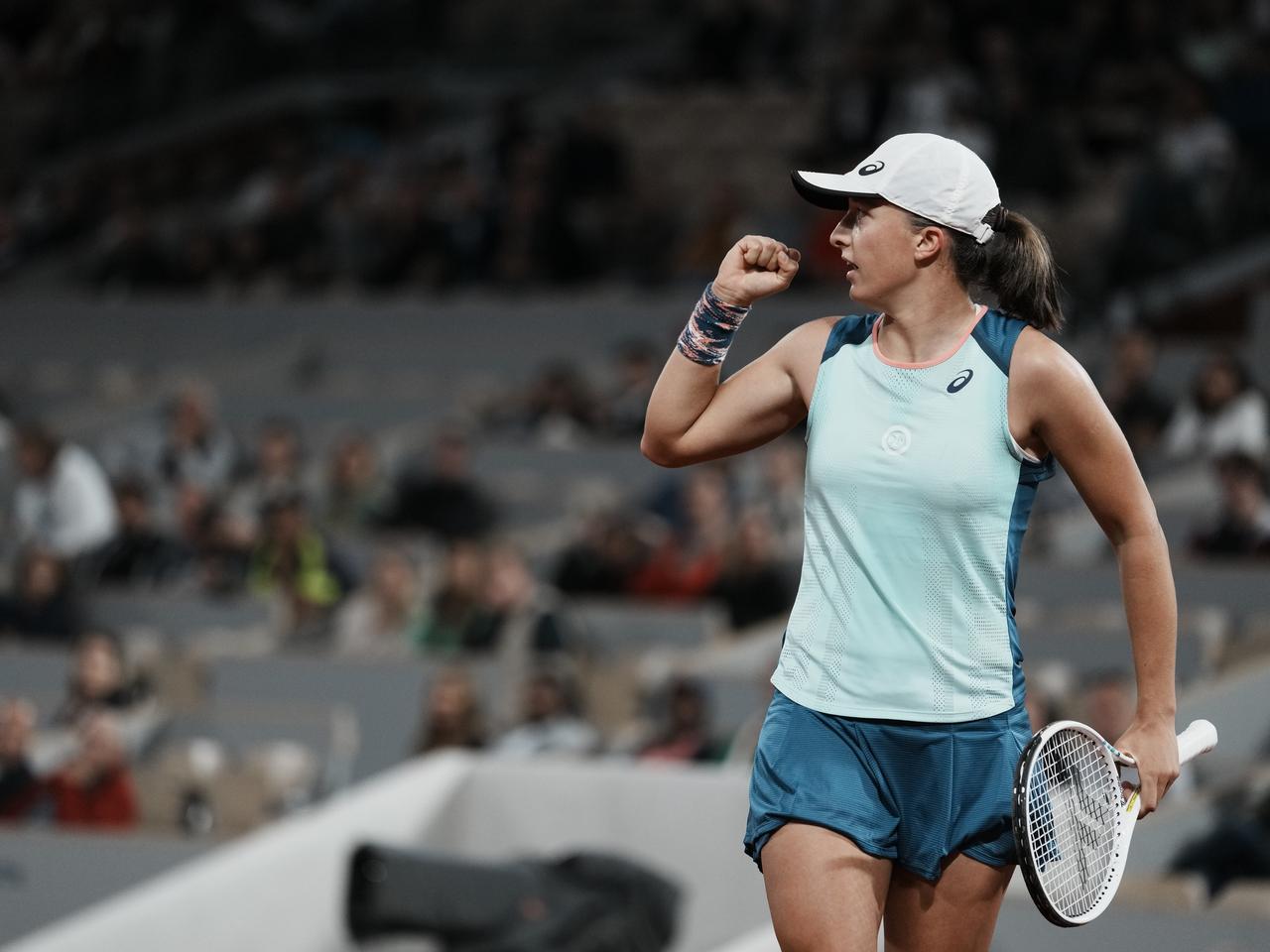 Iga Świątek ZDEMOLOWAŁA Ukrainkę Curenko i jest w II rundzie Roland Garros! Huragan IGA już szaleje w Paryżu!
