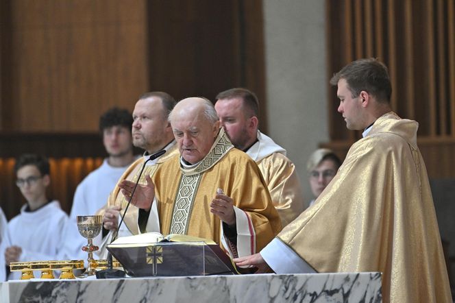 Warszawa żegna papieża Franciszka. Poruszające wpisy w Archikatedrze