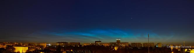Obłoki srebrzyste nad Lublinem: Niesamowite nocne ujęcia nieba [ZDJĘCIA, WIDEO]