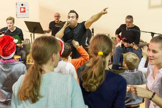 Gwiazdy pomagają dzieciom