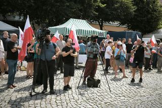 Manifestacja pod hasłem Sto nielegalnej imigracji w Lesznie