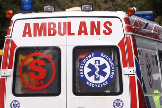 Małopolska: Zderzenie autokaru wycieczkowego z osobówką. Są ranni