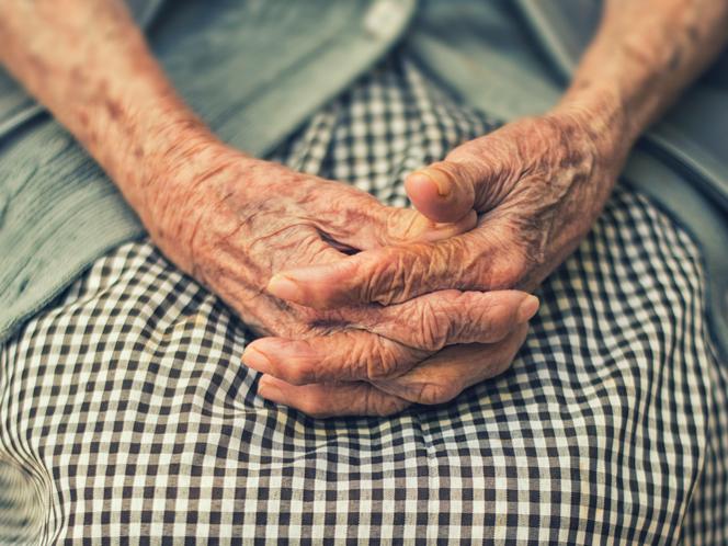 90-latka z Lublina myślała, że pomaga synowi. Oddała oszustom ponad 130 tys. zł