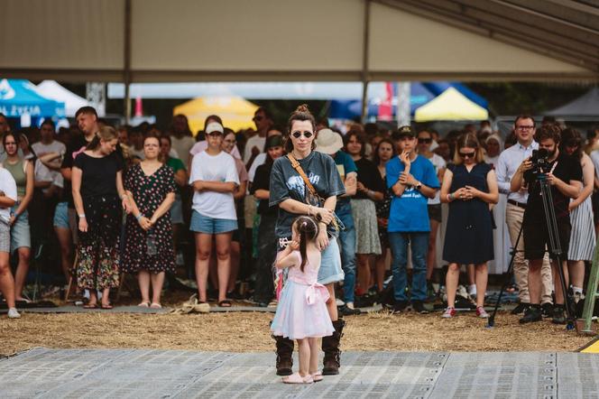 Festiwal Życia w Kokotku 2024. Zdjęcia z szóstego dnia festiwalu