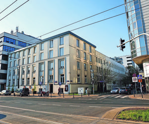 Masakra w warszawskiej redakcji. Cezary S. urządził jatkę. Zasztyletował byłego wspólnika i zdetonował granat