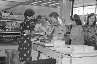 Życie na kartki, czyli jak wyglądała codzienność w PRL-u