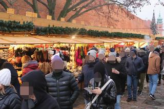 Tłumy na Jarmarku Bożonarodzeniowym 2022 w Warszawie!