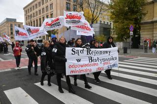 Pod KPRM protestują pracownicy budżetówki