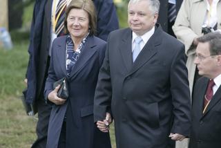 Maria i Lech Kaczyńscy mają dwa groby. Symboliczny znajduje się na ważnym cmentarzu