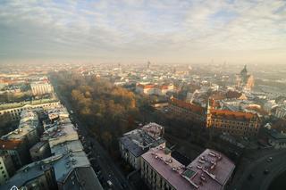 Te ujęcia pokazują, czym oddychamy w Krakowie. Zobacz miasto tonące w smogu [ZDJĘCIA]