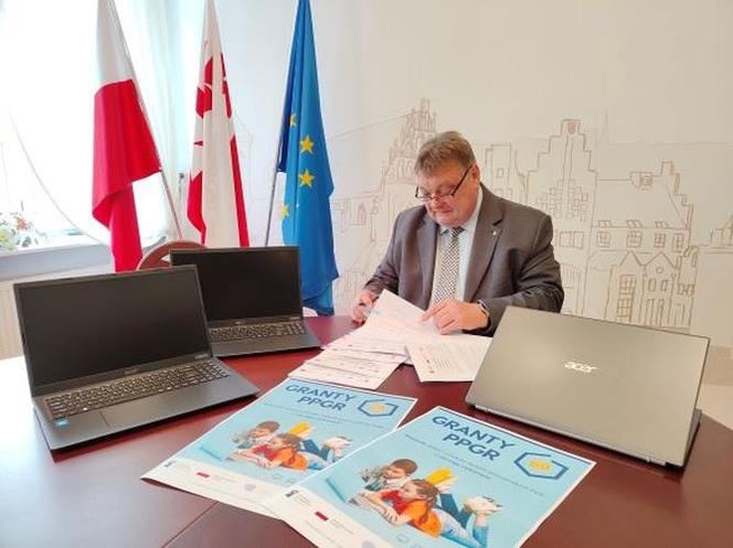 511 laptopów trafi do elbląskich uczniów 