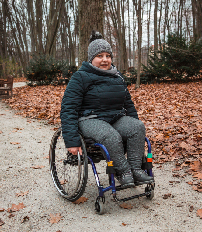 Celem zbiórki jest zakup nowego wózka inwalidzkiego dla Asi, studentki WPiA