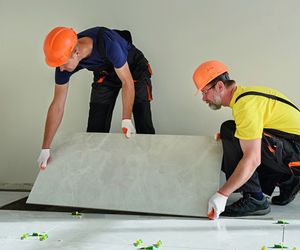 Płytki wielkoformatowe - jak zaplanować układ, przygotować podłoże i jak je przykleić?