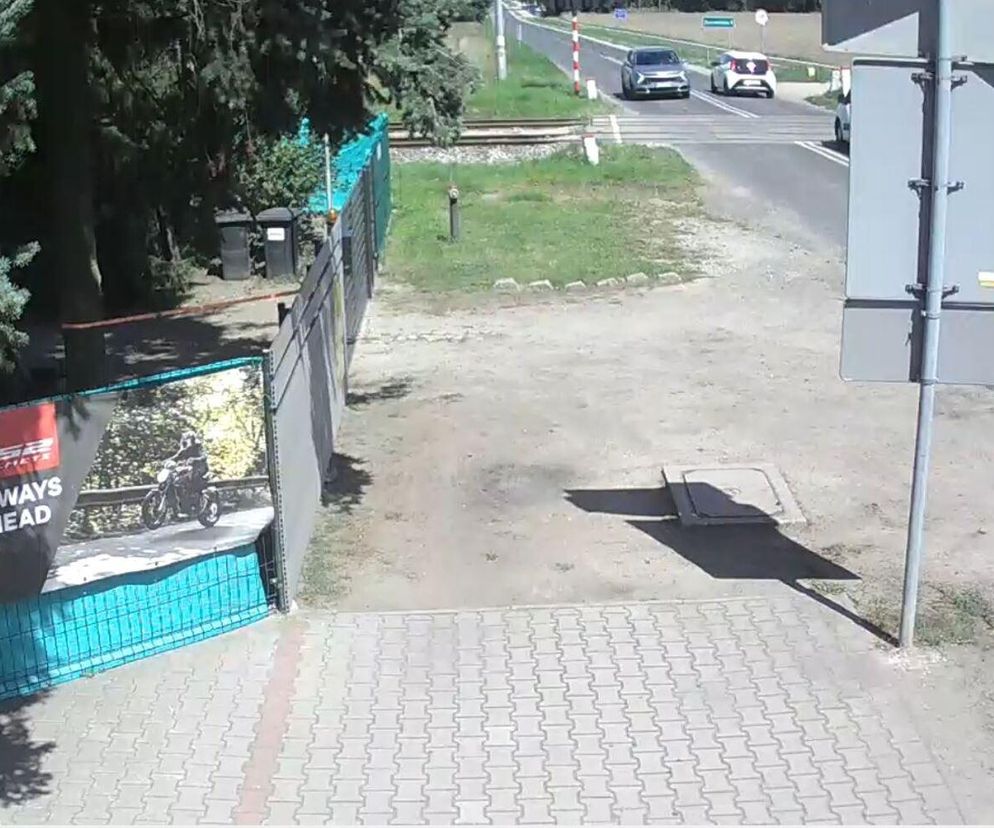 O krok od tragedii na przejeździe kolejowym w Lesznie 