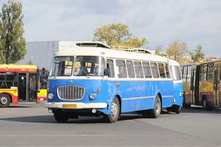 Noc Muzeów 2024 w Warszawie. Ulicami ruszy parada zabytkowych autobusów