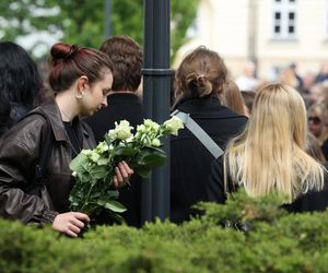 Upamiętnienie brutalnie zaatakowanej pracowniczki UW (8.05.2025)