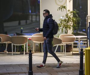 Łukasz Mejza jeździ autobusem