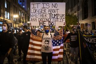 Protestujący zwolennicy prezydenta Donalda Trumpa 