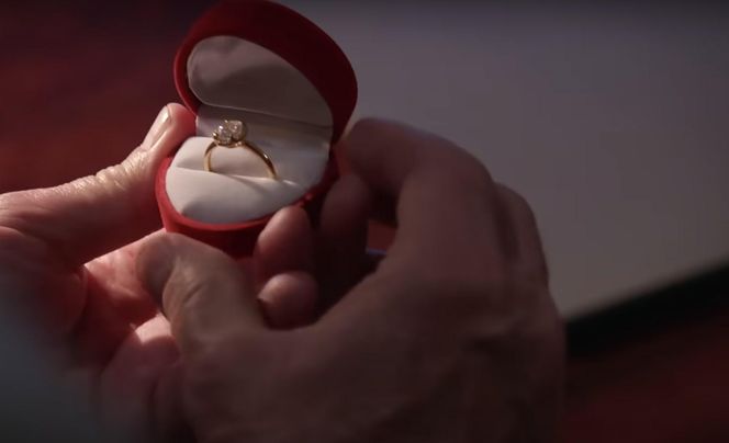 Pierwsza miłość. pierścionek zaręczynowy dla Oli (Klaudia Sokołowska)