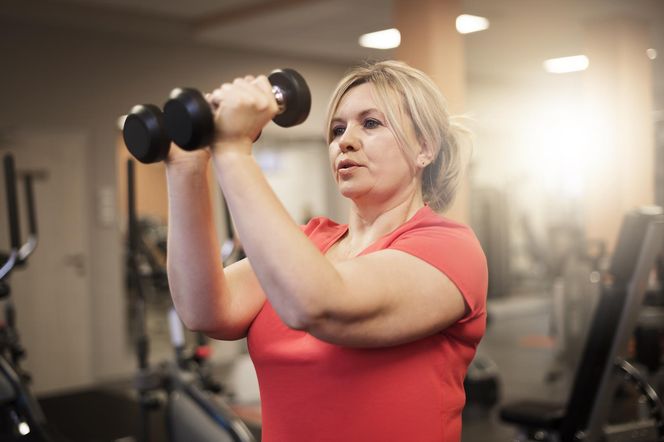 Sposoby na brzuch menopauzalny. Ćwiczenia, żeby odzyskać młodzieńczą talię