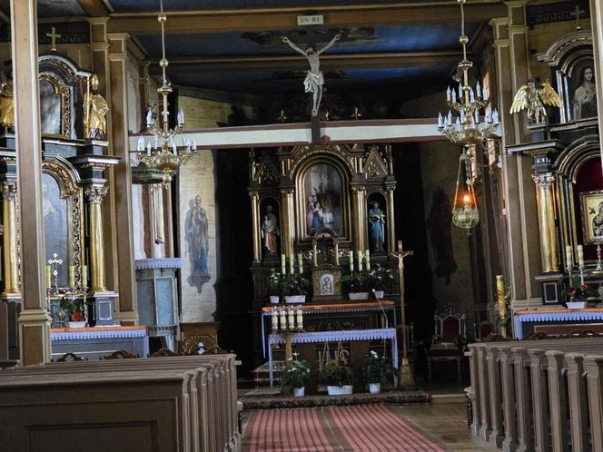 Zabytkowy kościół w Domaradzu.