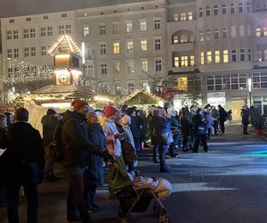 Kolędowanie na placu Wolności