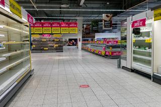 Ostatnie chwile działalności hipermarketu Tesco w Szczecinie