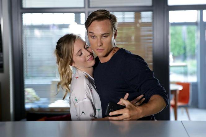 M jak miłość odc. 1402. Olek (Maurycy Popiel), Aga (Ina Sobala)