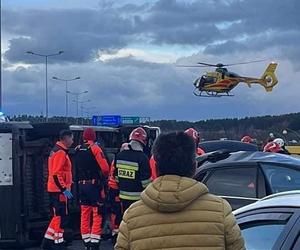 Kraksa na krakowskim odcinku A4. Jedna osoba nie żyje! Gigantyczne utrudnienia