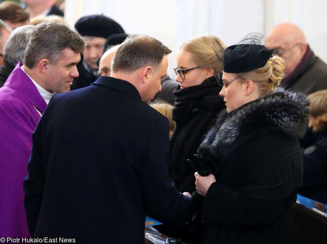 Rodzina Pawła Adamowicza przyjmuje kondolencję
