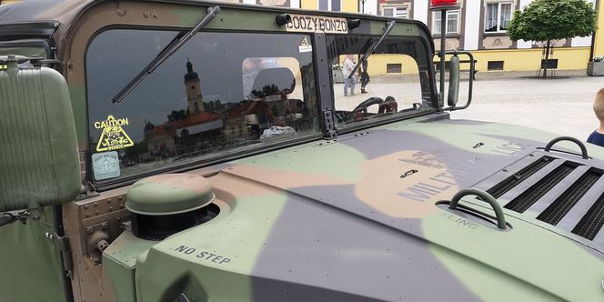 Białystok. IX Podlaski Piknik Militarny “Misja WSCHÓD”. Prezentacja na Rynku Kościuszki