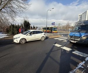  Podczas pościgu w Warszawie zderzyli się z nauką jazdy. Policjanci z Łodzi próbowali zatrzymać Gruzinów. „Czynności trwają”