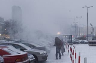 Utrudnienia na drogach, nieprzejezdne drogi, korki – atak zimy w listopadzie